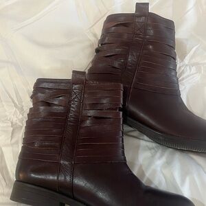 Inuovo brown leather ankle boots NWOTS Sz40